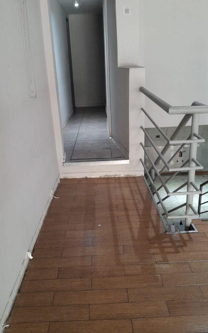 Foto de Local de 100 m² en alquiler en La Plata, imagen 5
