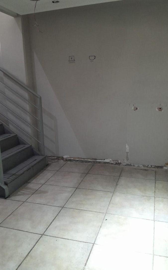 Foto de Local de 100 m² en alquiler en La Plata, imagen 1