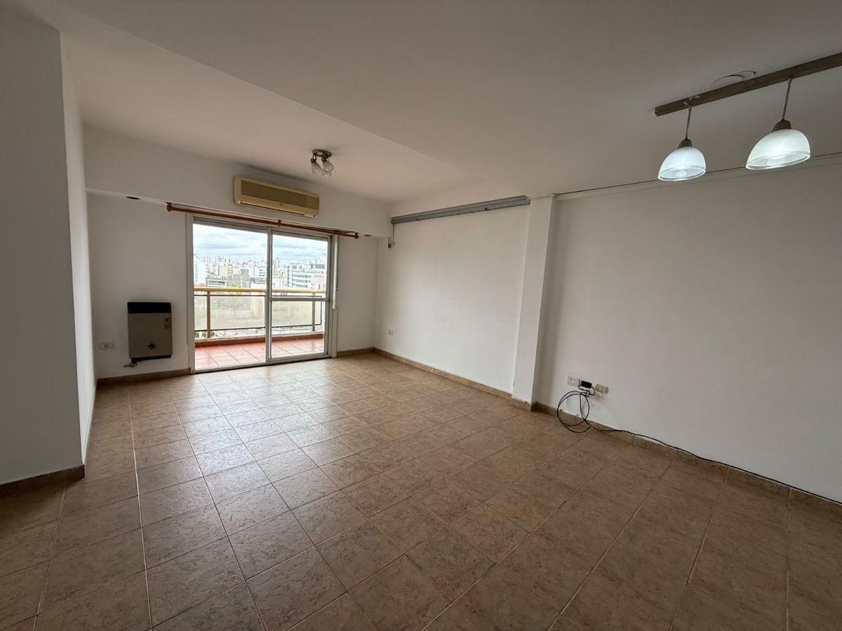 Foto de DEPARTAMENTO EN VENTA - 36 ENTRE 7 Y 8 - 2 DORMITORIOS, COCHERA Y, imagen 5