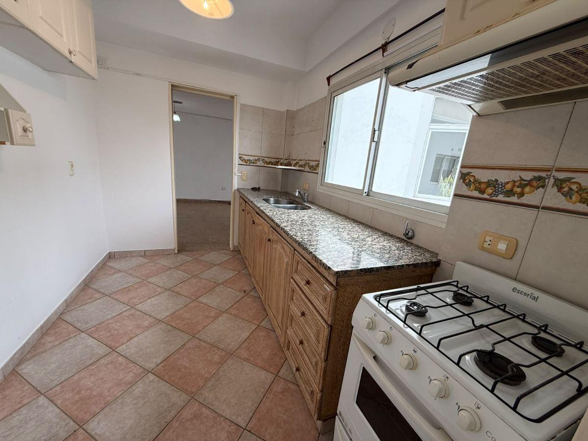 Foto de DEPARTAMENTO EN VENTA - 36 ENTRE 7 Y 8 - 2 DORMITORIOS, COCHERA Y, imagen 4