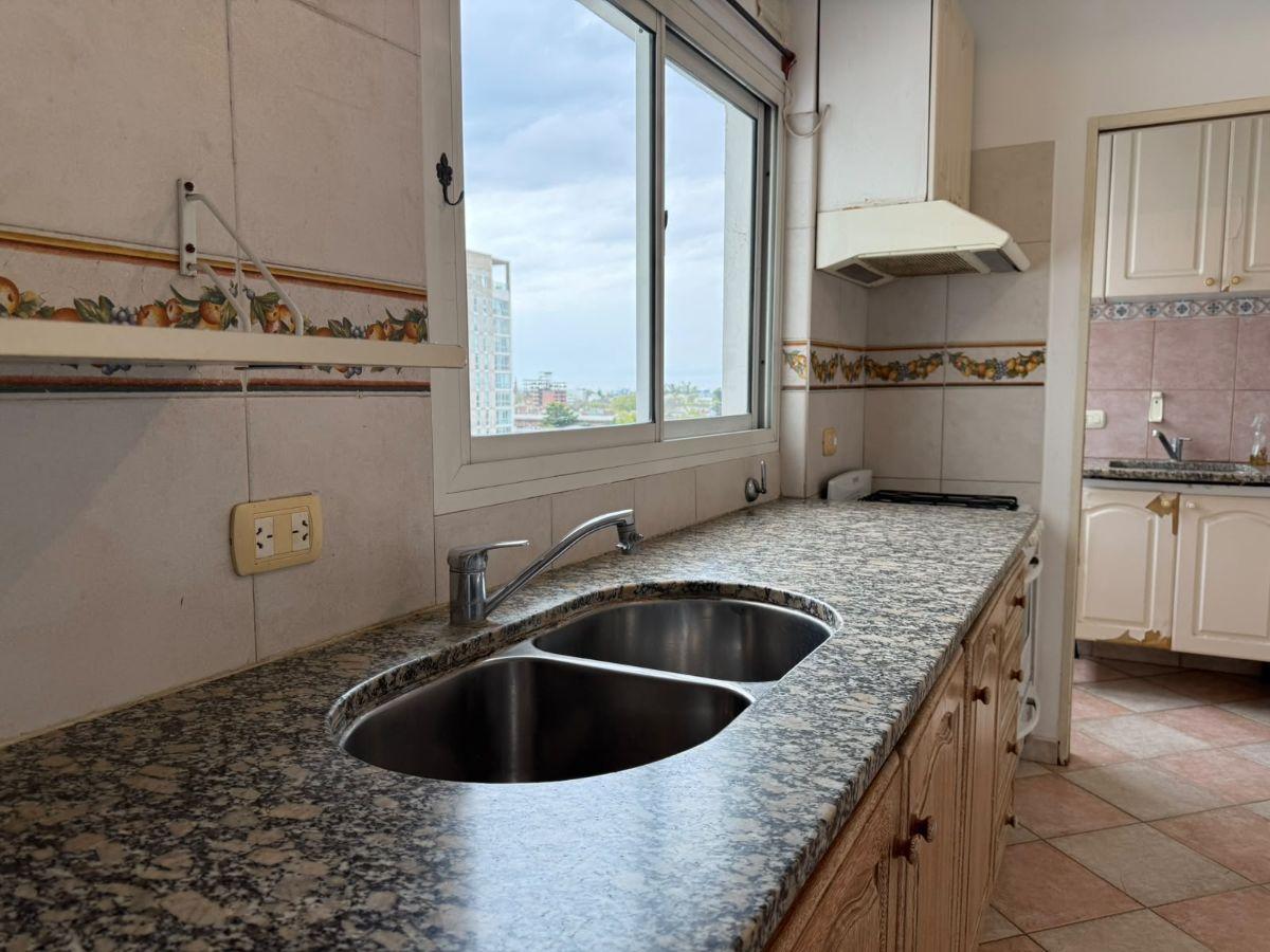 Foto de DEPARTAMENTO EN VENTA - 36 ENTRE 7 Y 8 - 2 DORMITORIOS, COCHERA Y, imagen 3