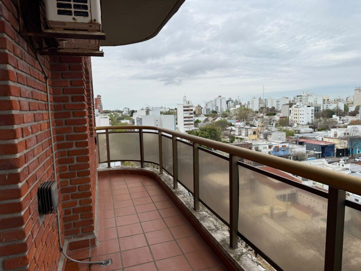 Foto de DEPARTAMENTO EN VENTA - 36 ENTRE 7 Y 8 - 2 DORMITORIOS, COCHERA Y, imagen 1