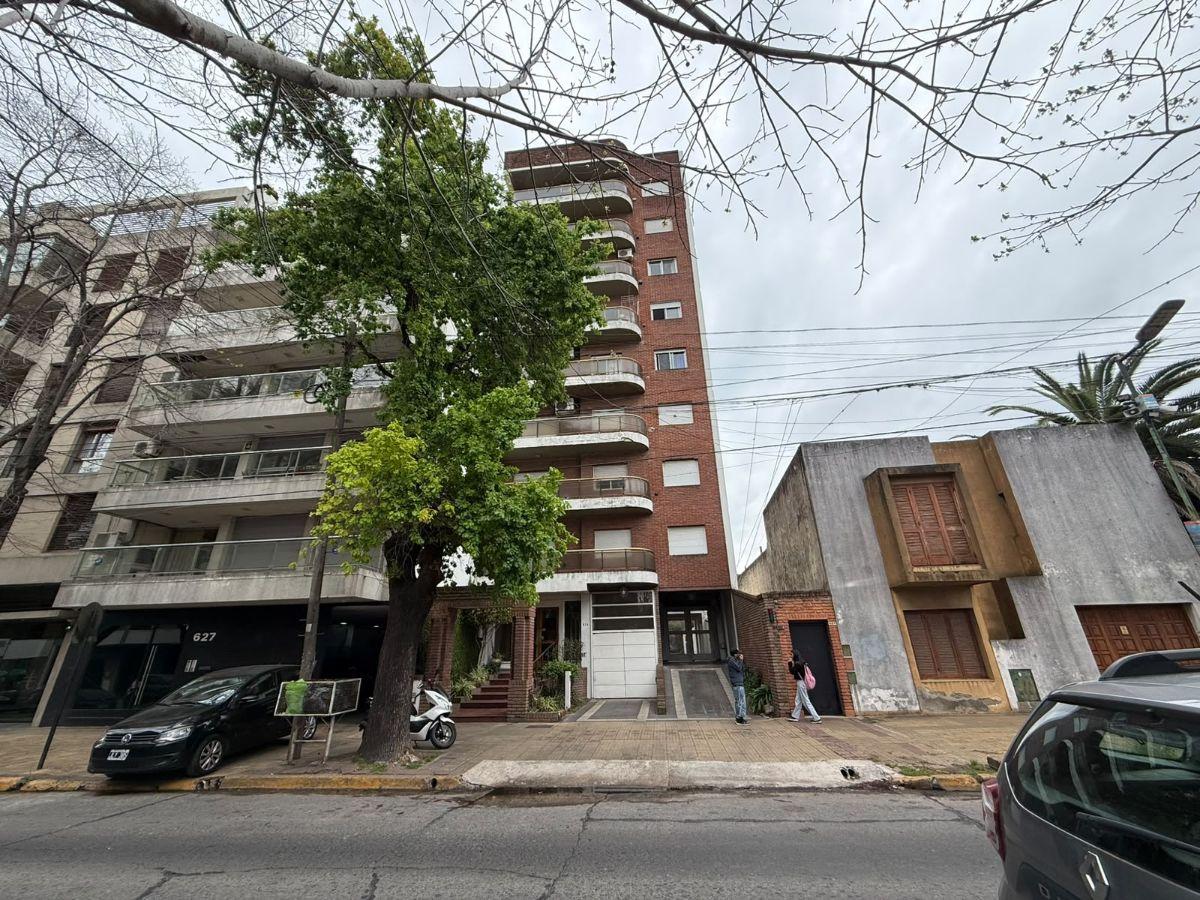 Foto de DEPARTAMENTO EN VENTA - 36 ENTRE 7 Y 8 - 2 DORMITORIOS, COCHERA Y, imagen 2
