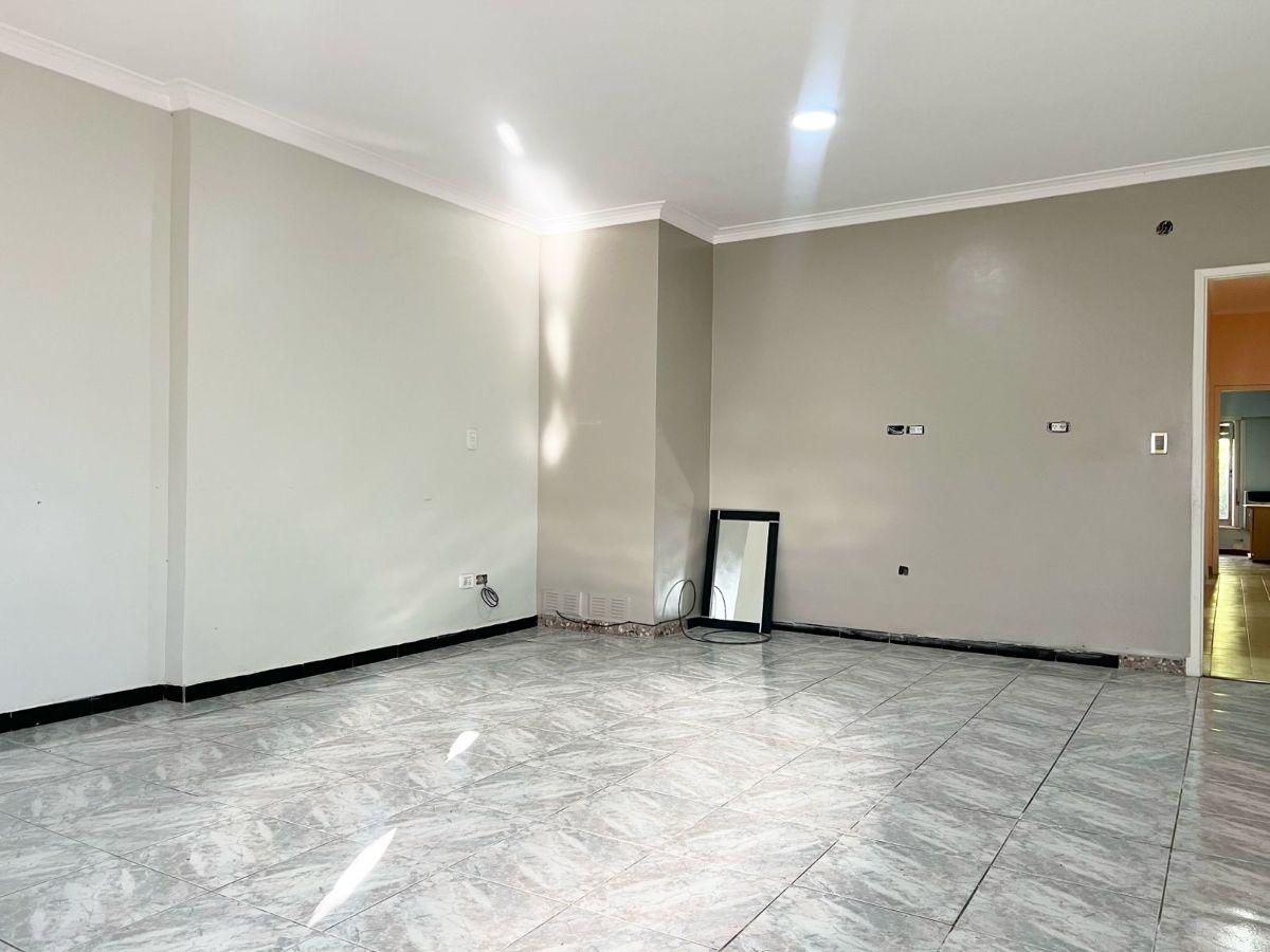 Foto de CASA EN VENTA - 42 ENTRE 25 Y 26 - 3 DORMITORIOS - POSIBLE APTO BANCO, imagen 5