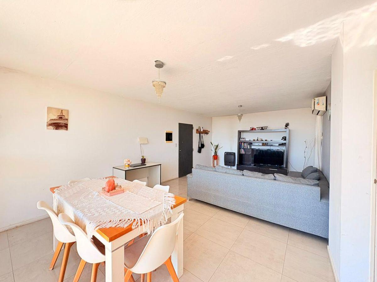 Foto de ALQUILER DEPARTAMENTO BAIGORRIA 2 DORMITORIOS EXCELENTE VISTA, imagen 3