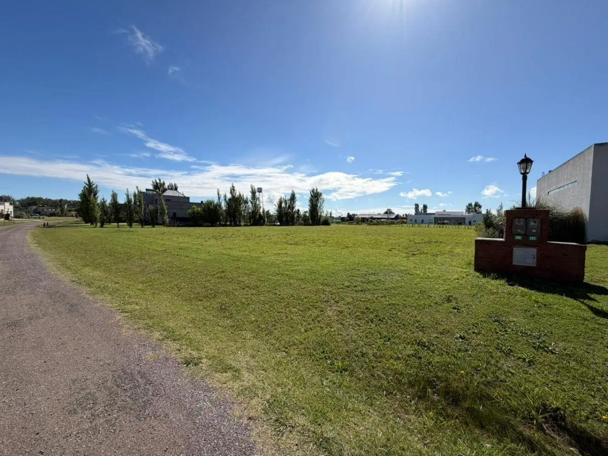 VENTA LOTE 2000 M2 - COMARCAS DE LUJAN 1
