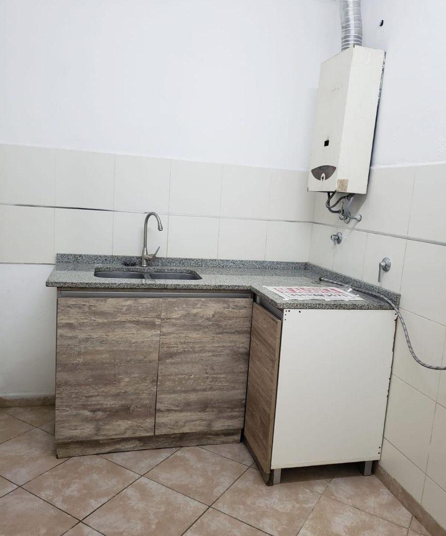 Foto de ALQUILO LOCAL COMERCIAL DIEGO DE TORRES 1422 SAN VICENTE, imagen 2