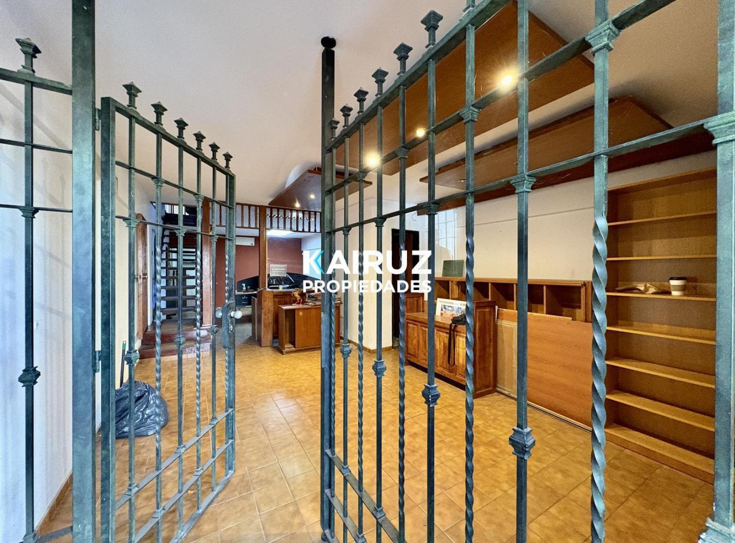Foto de OFICINA EN VENTA EN BARRIO GÜEMES - USO COMERCIAL/ OFICINA, imagen 3
