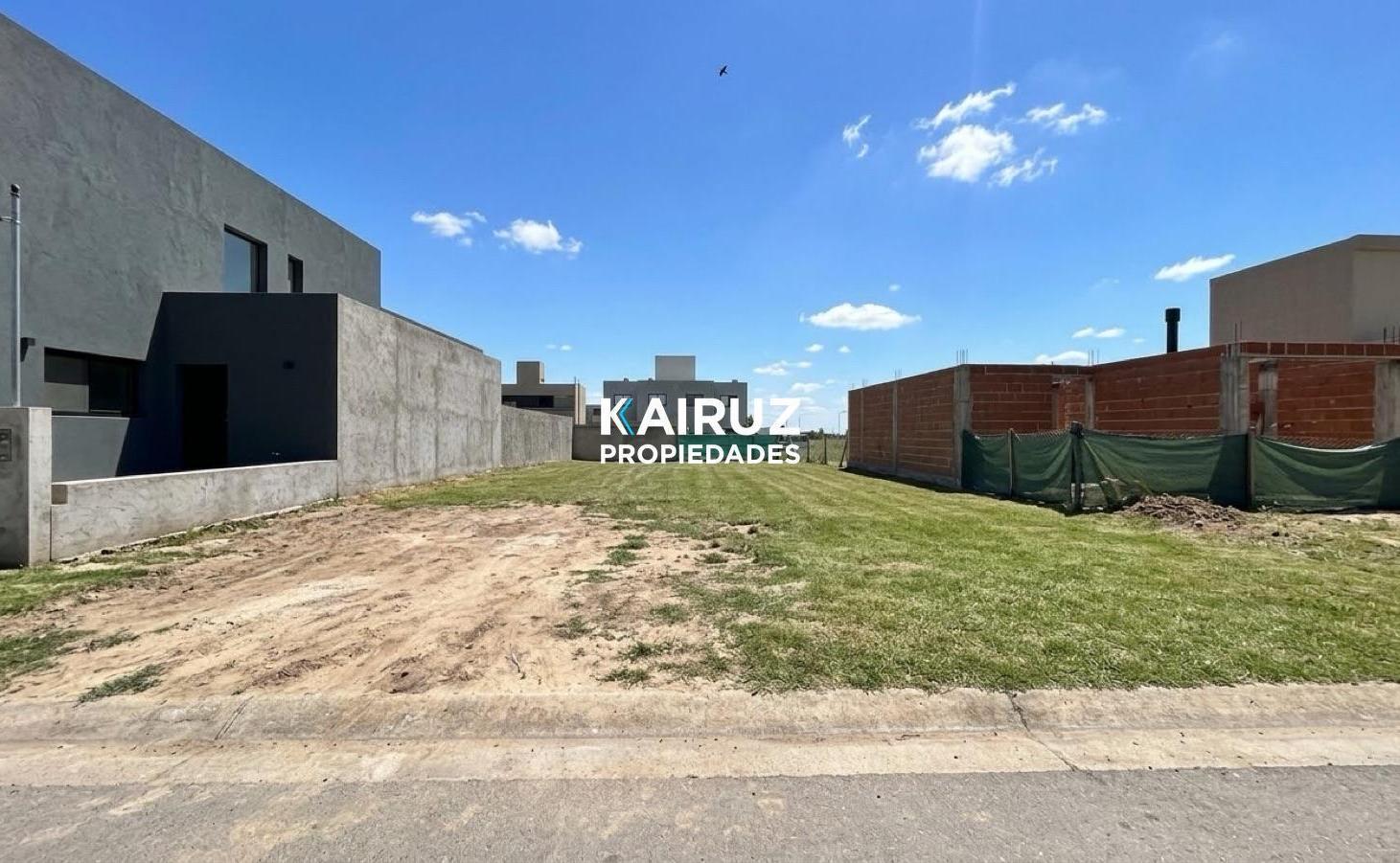 Foto de VENDO LOTE COMERCIAL / APTO DUPLEX EN DOCTA BOULEVARD, imagen 4