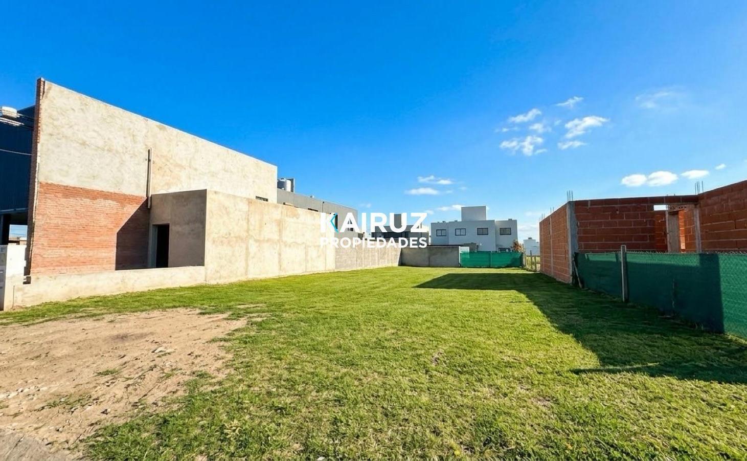 Foto de VENDO LOTE COMERCIAL / APTO DUPLEX EN DOCTA BOULEVARD, imagen 3