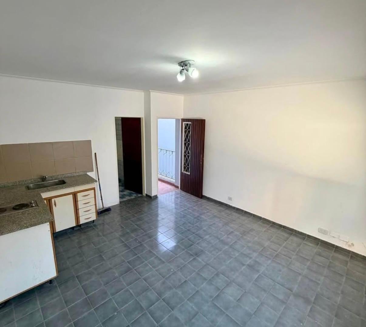 Foto de Departamento 2 ambientes alquiler Florencio Varela centro., imagen 2
