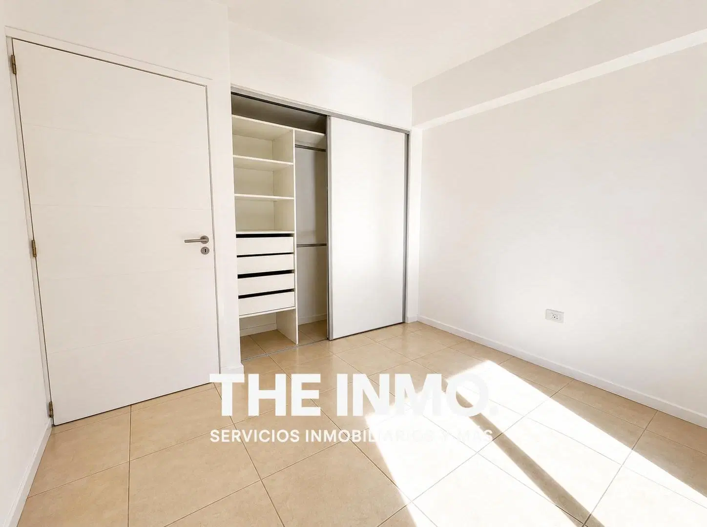 Departamento de 126 m² con 2 dormitorios en venta en Godoy Cruz 3