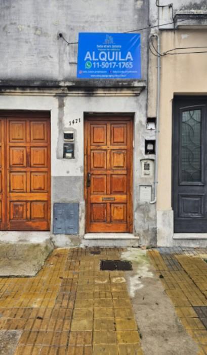 Departamento tipo casa en alquiler (sin expensas)