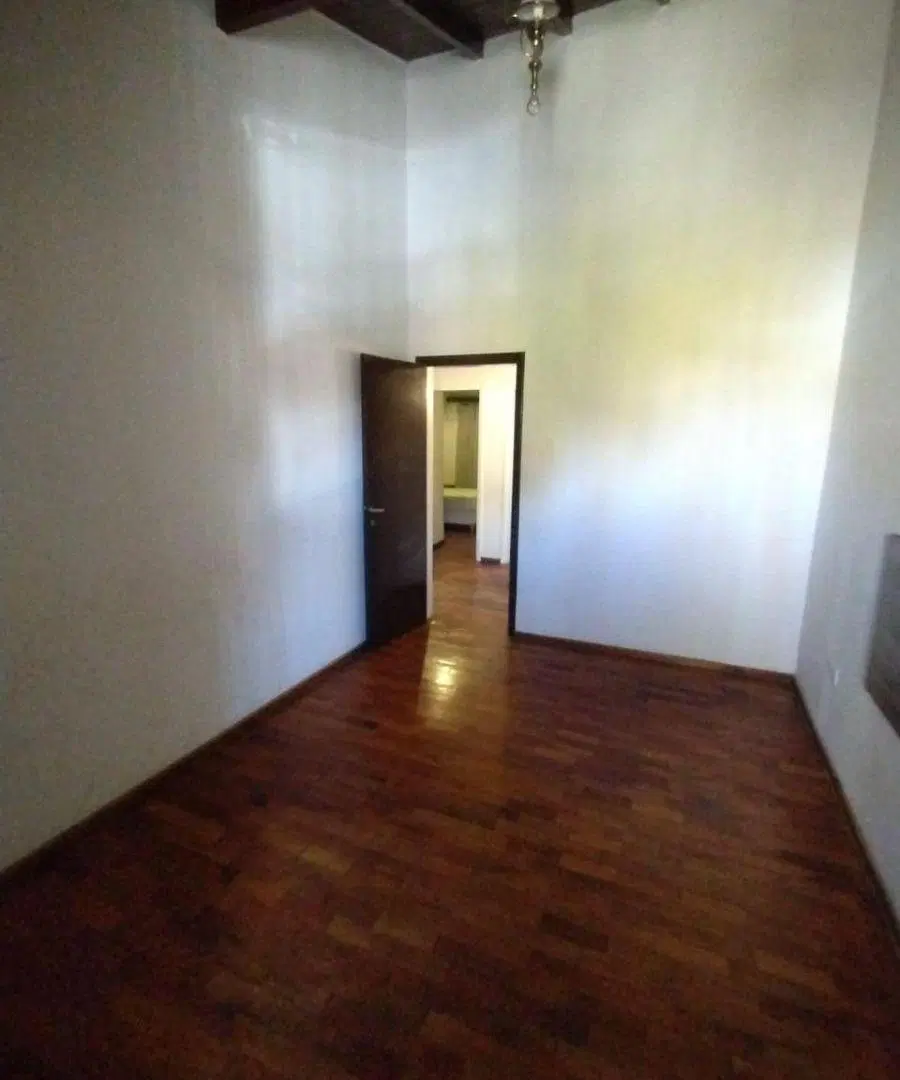 ALQUILO CASA SEXTA SECCION 3 DORMITORIOS- 2 BAÑOS COCHERA 5