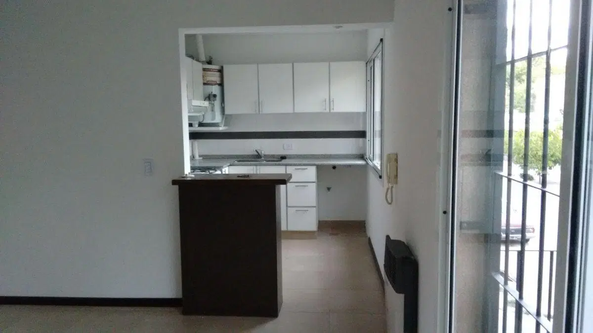ALQUILO DUPLEX 1 DORMITORIO CON COCHERA GODOY CRUZ 4
