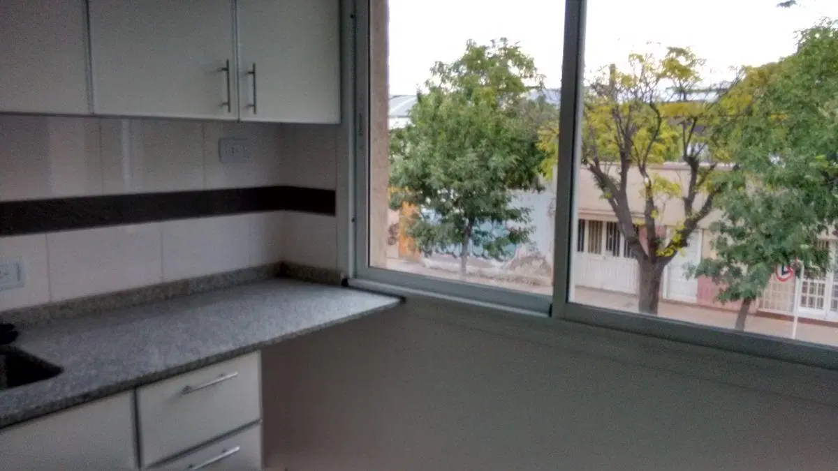 ALQUILO DUPLEX 1 DORMITORIO CON COCHERA GODOY CRUZ 2