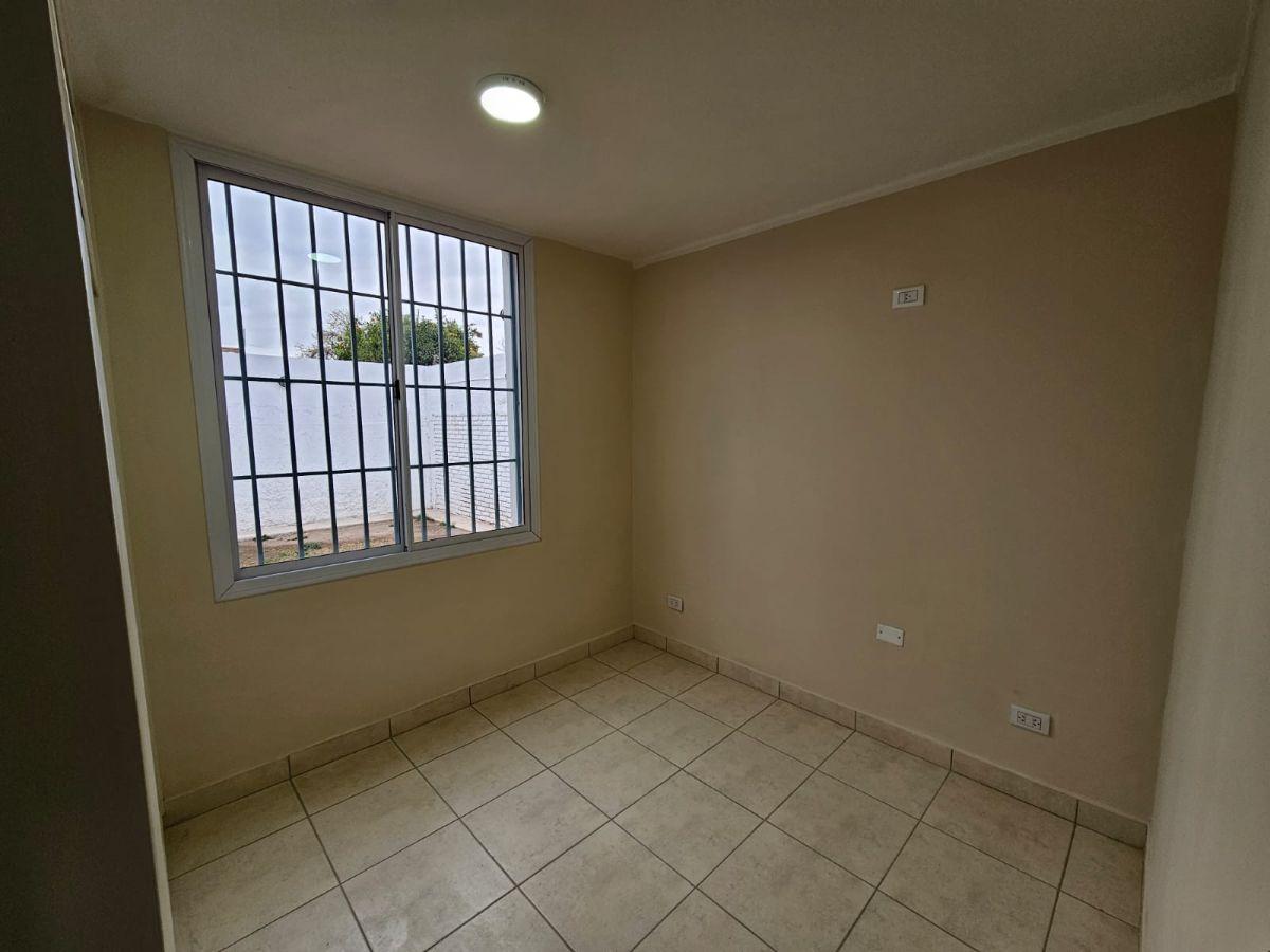 Foto de ALQUILO CASA 3 DORMITORIOS 2 BAÑOS BARRIO TRAPICHE, imagen 2