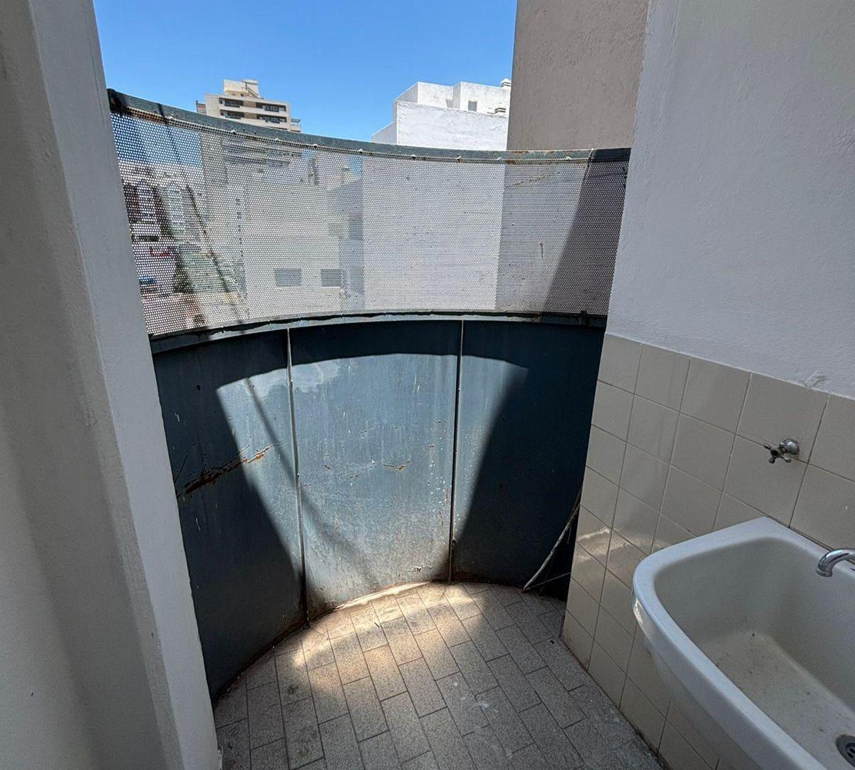 Foto de Venta Duarte Quiros 979 Un (1) Dormitorio Centro, imagen 4