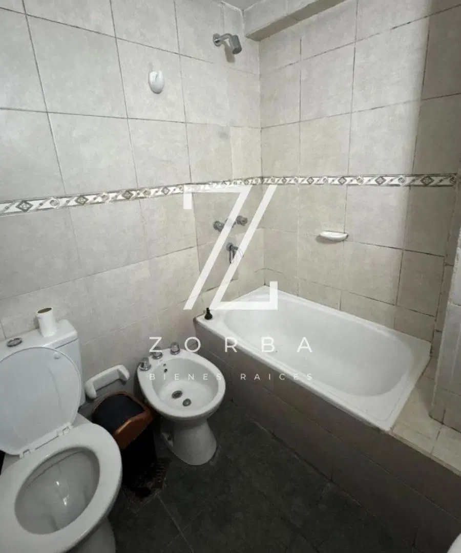 Departamento en Alquiler 2 Dormitorios con Cochera 1