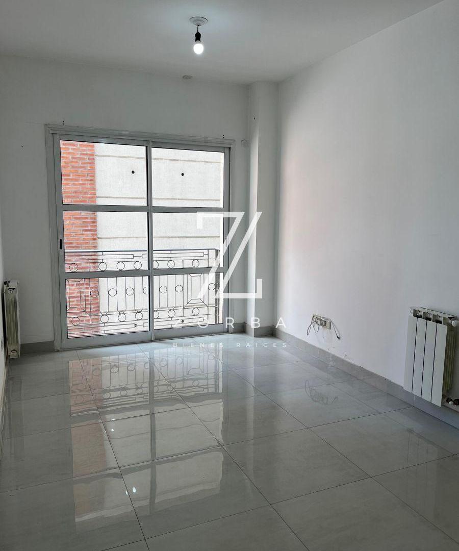 Foto de DEPARTAMENTO EN ALQUILER – AV. BELGRANO 1557, imagen 3