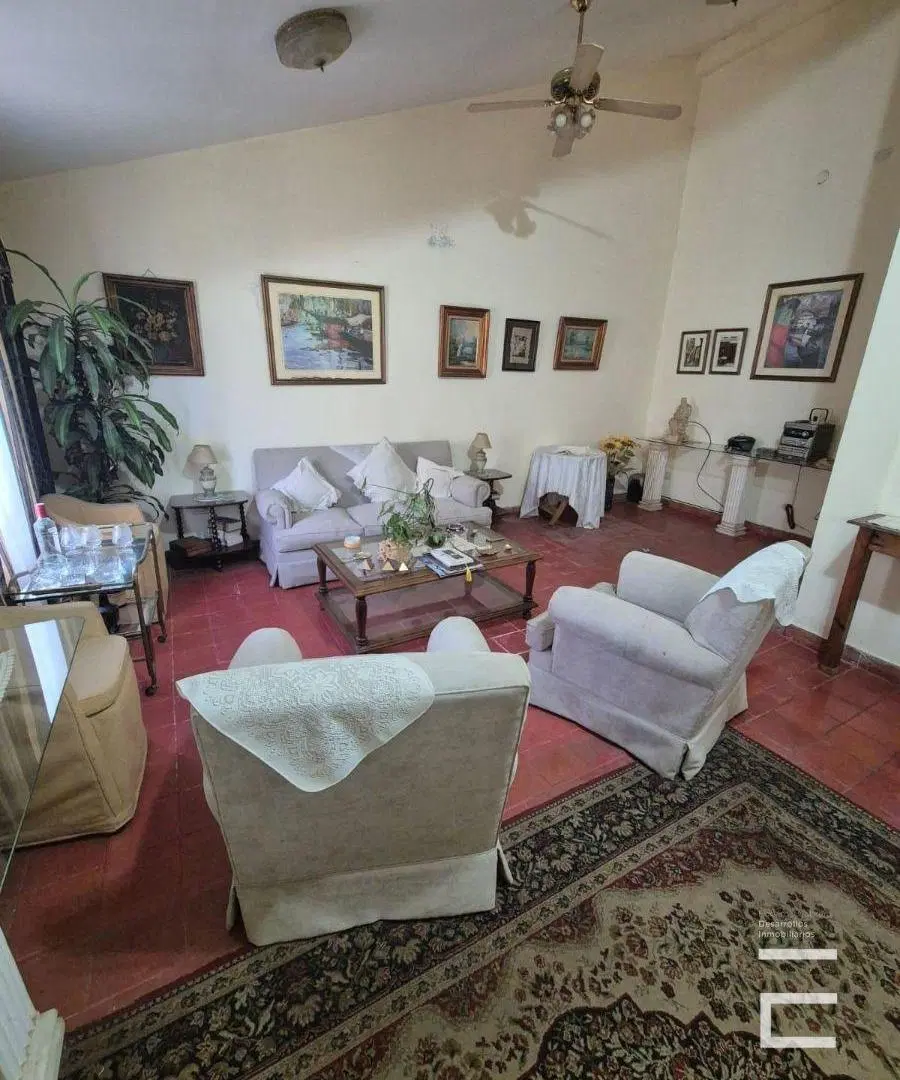Casa en alquiler c/ cochera en Otros Barrios 3