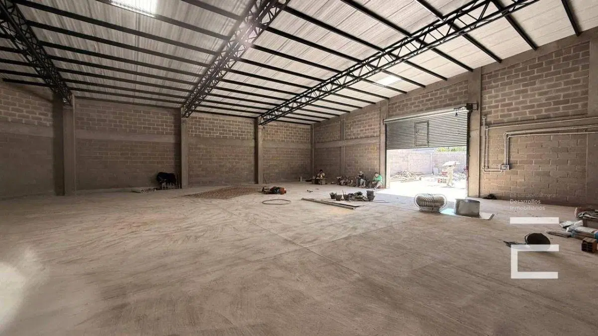 Galpón en alquiler de 350m2 ubicado en Cerrillos 3
