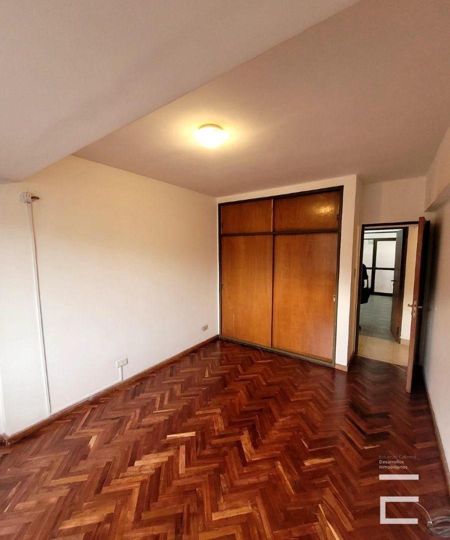 Foto de Departamento en alquiler c/ cochera en Centro, imagen 2