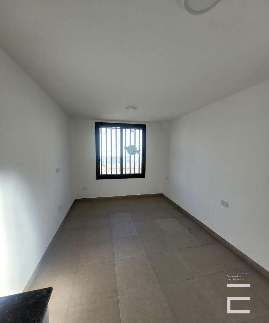 Foto de Departamento en alquiler c/ cochera en Otros Barrios, imagen 2