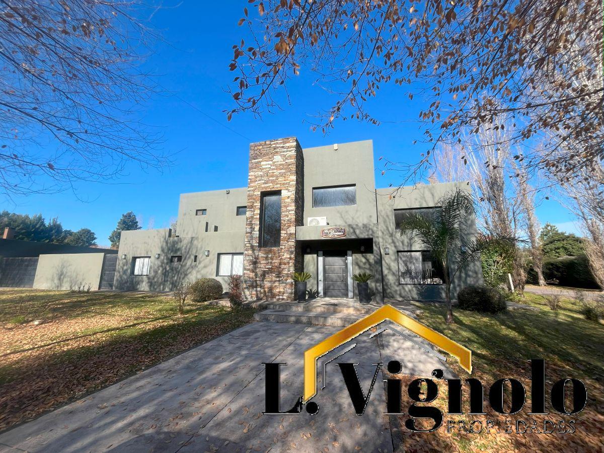 Gran Casa Con Amplio Parque En Barrio Segundas Colinas Pilar