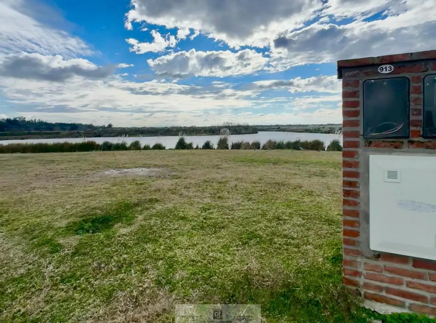 Lote a la laguna en Naudir Aguas Privadas 8