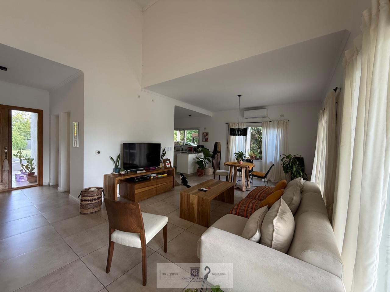 Foto de Casa en Venta en El Canton, imagen 2