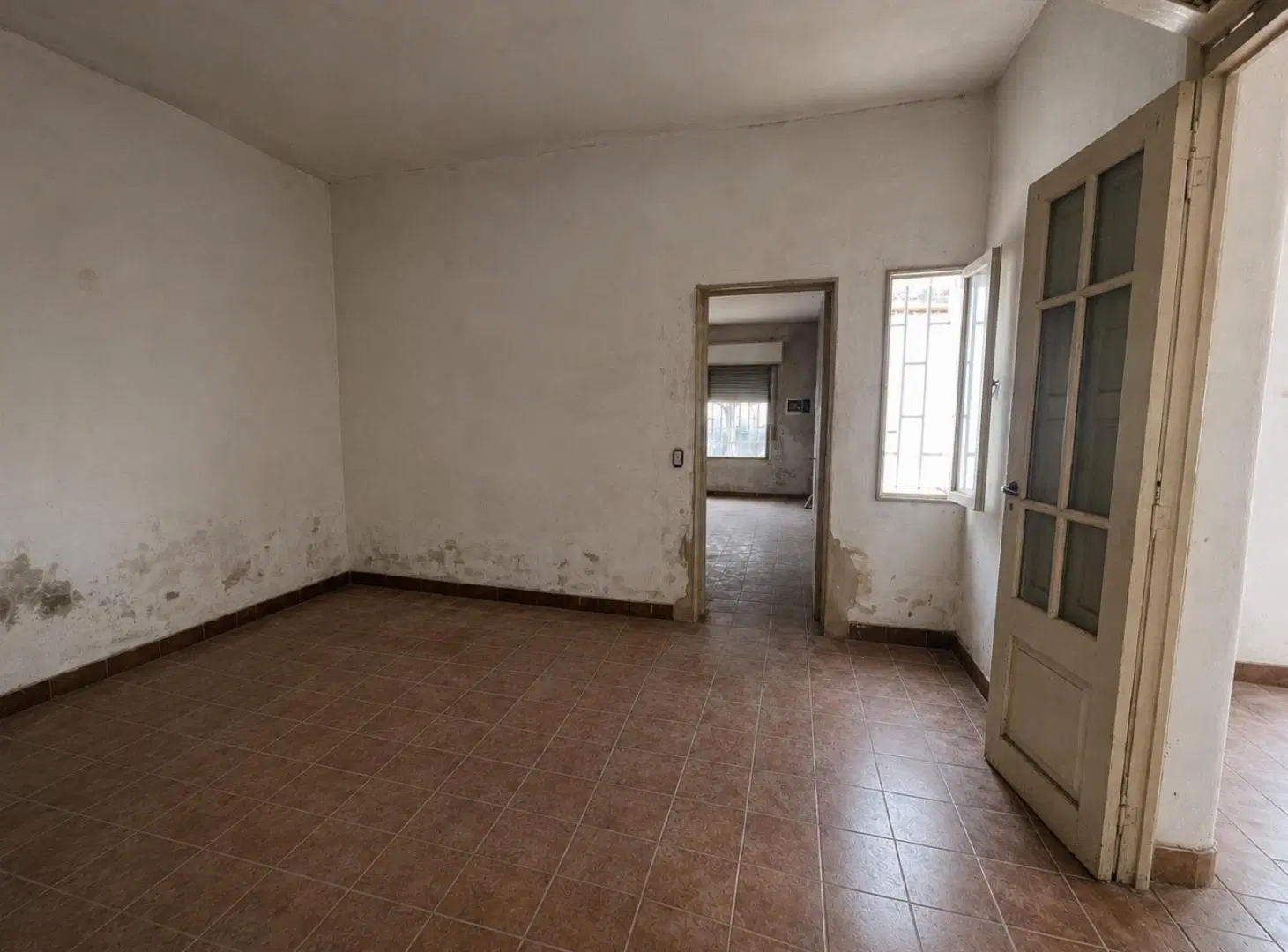 Casa en venta 2 dormitorios c/ cochera y patio Barrio Matheu 2