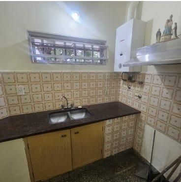 Foto de Alquiler Casa 3 dormitorios con cochera Barrio Azcuénaga, imagen 2
