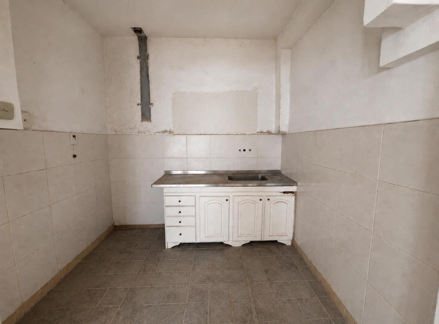 Foto de Casa en venta 2 dormitorios c/ cochera y patio Barrio Matheu, imagen 2