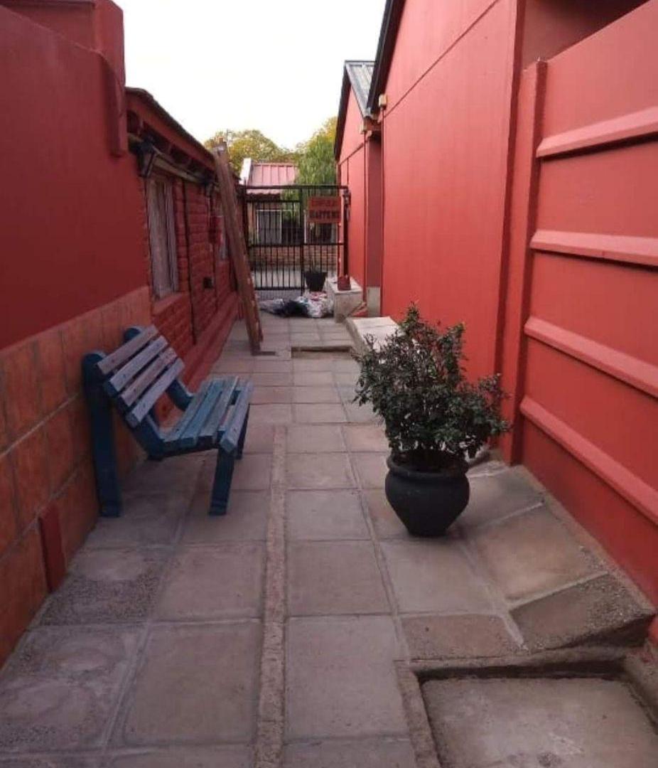 Foto de Complejo Departamentos y Locales en VENTA (Centro de Plottier)., imagen 2