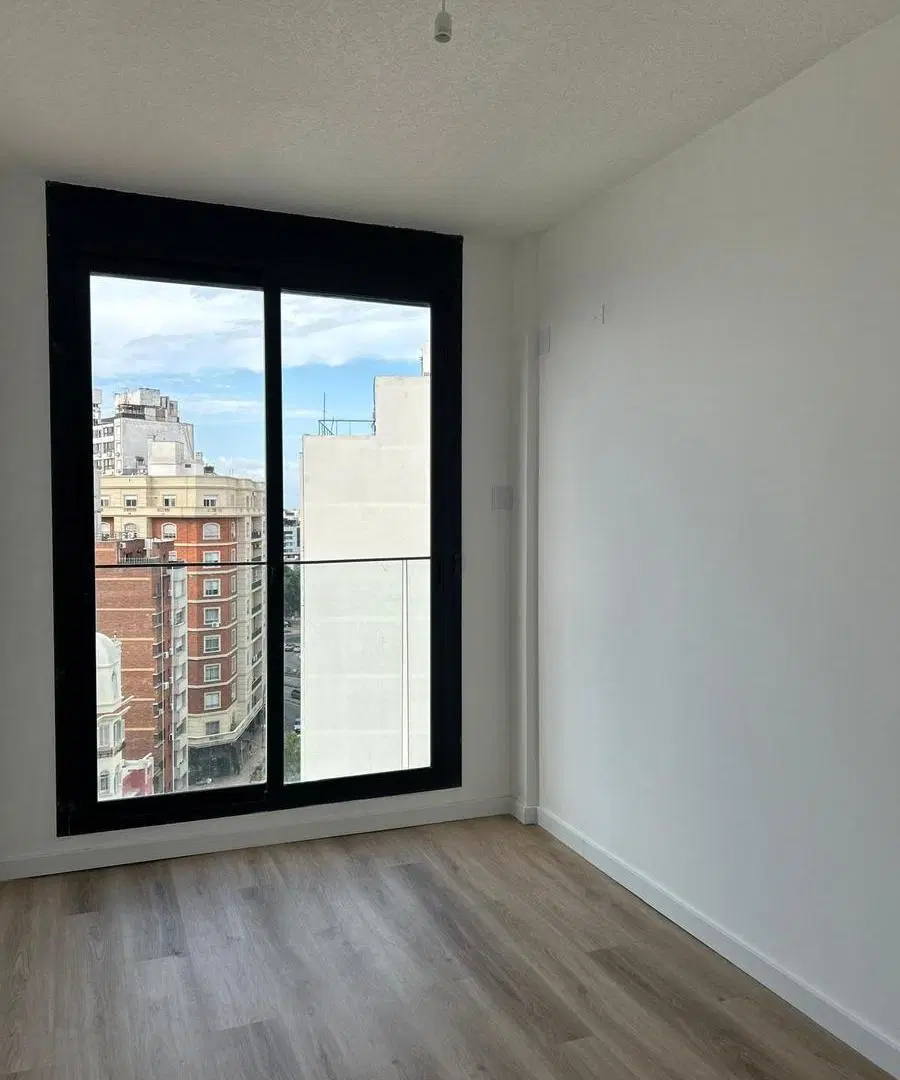Alquiler Apartamento 2 Dormitorios en Tres Cruces con garaje 3