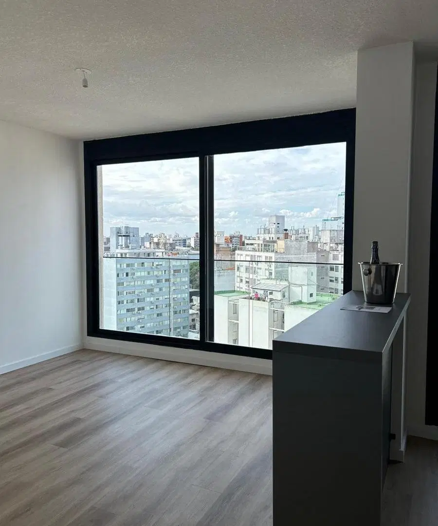 Alquiler Apartamento 2 Dormitorios en Tres Cruces con garaje 2