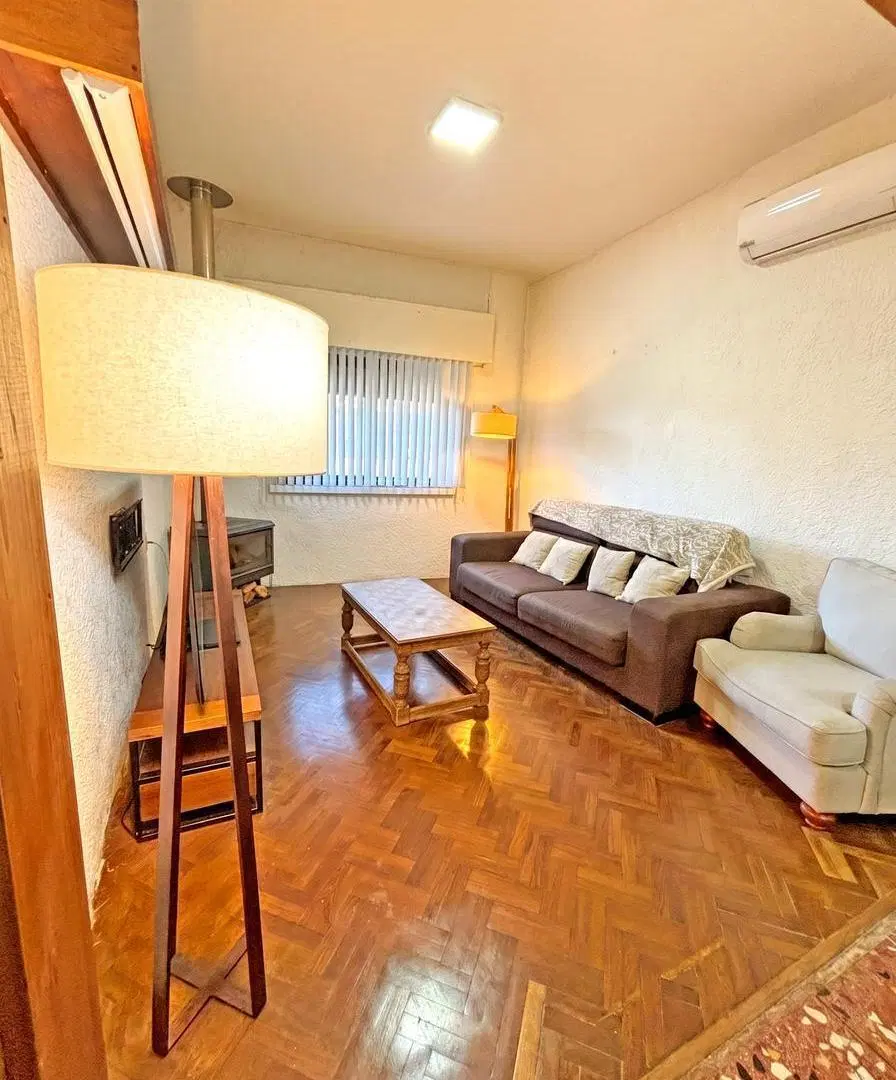 Venta de Casa 2 Dormitorios en La Unión, Montevideo (con Cochera) 4