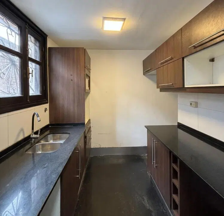 Venta Casa 6 Dormitorios en Aguada 8