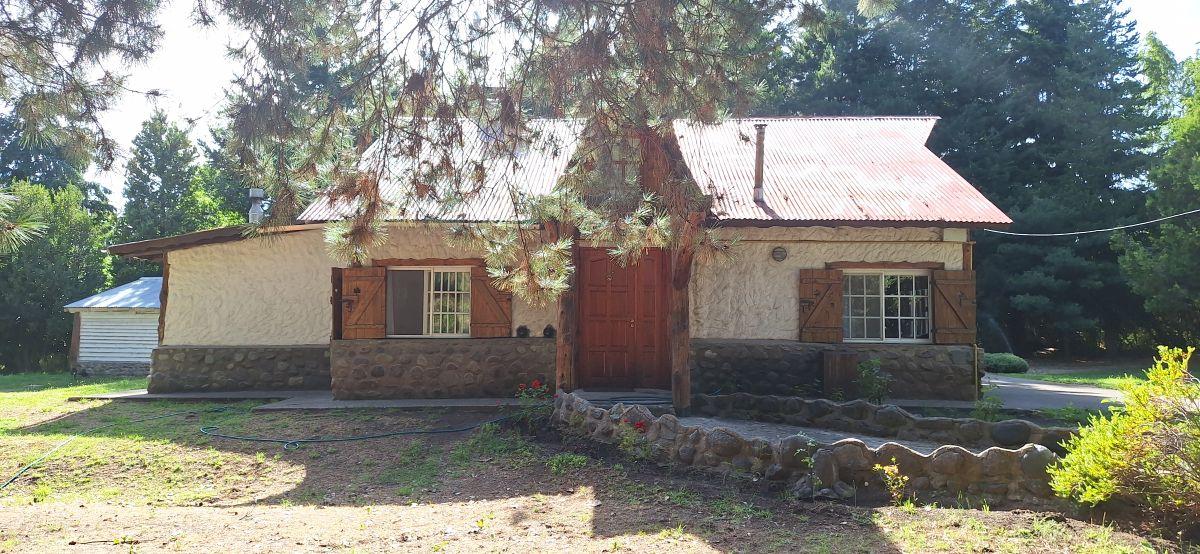Chacra con multivivienda, restaurante y potencial turístico sobre Ruta 259 – Los Cipreses