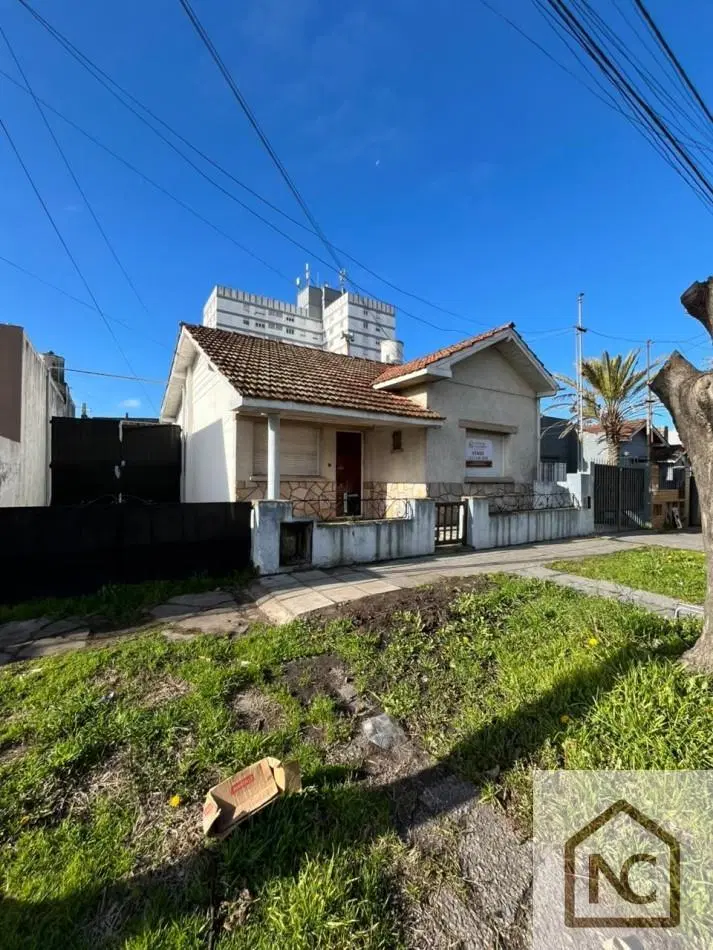 Chalet 3 ambientes + Galpon en Venta 1