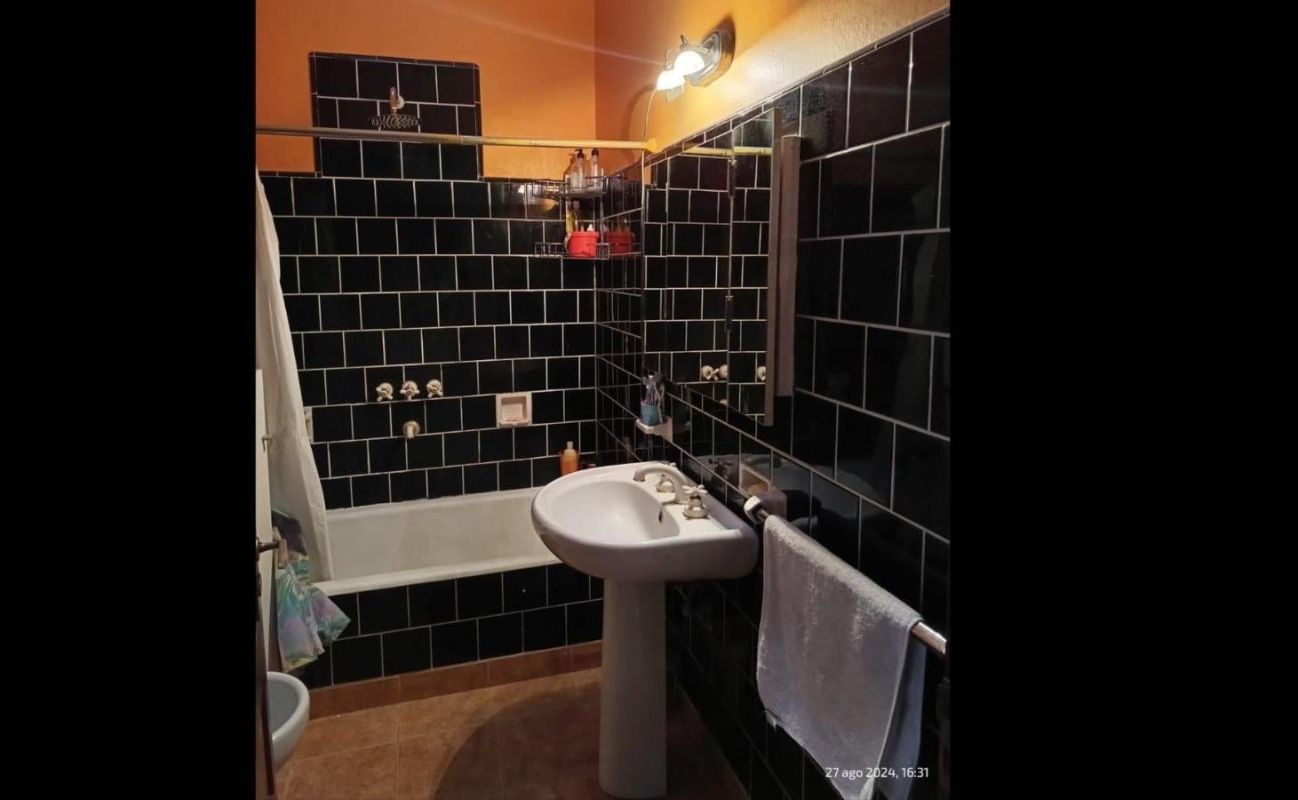 Foto de 2 CASAS EN UNA.para 2 familias. Apta crédito. Vivir en una y alquilar, imagen 4