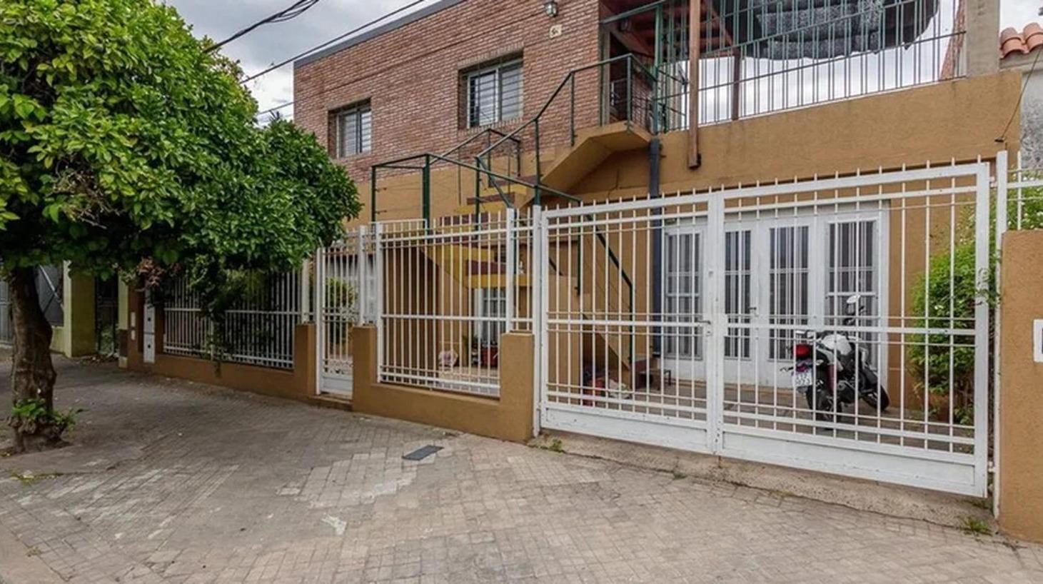 Foto de 2 CASAS EN UNA.para 2 familias. Apta crédito. Vivir en una y alquilar, imagen 1
