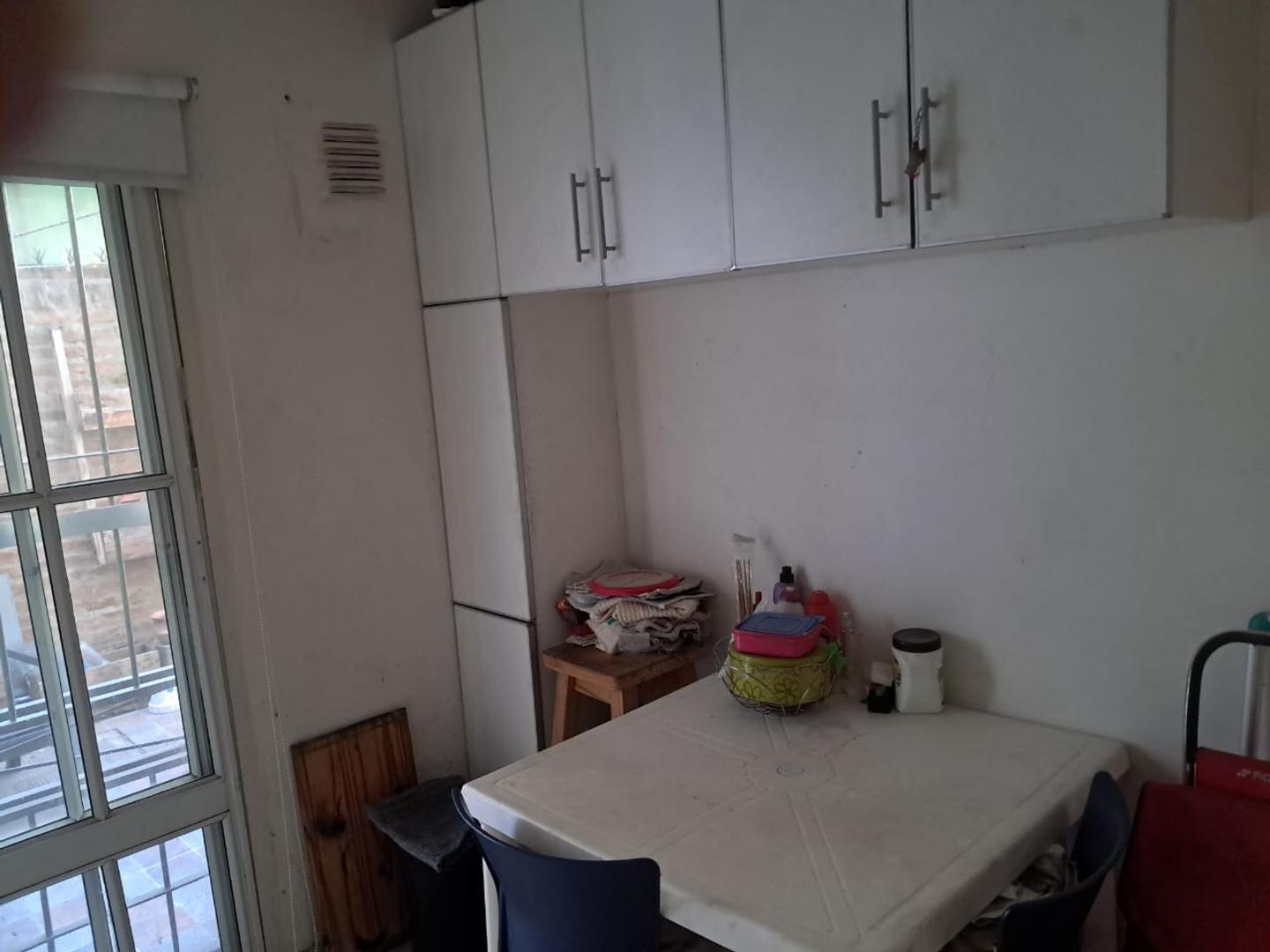 Foto de VENTA DE TRIPLEX 3 AMBIENTES CON COCHERA EN MORON, imagen 5