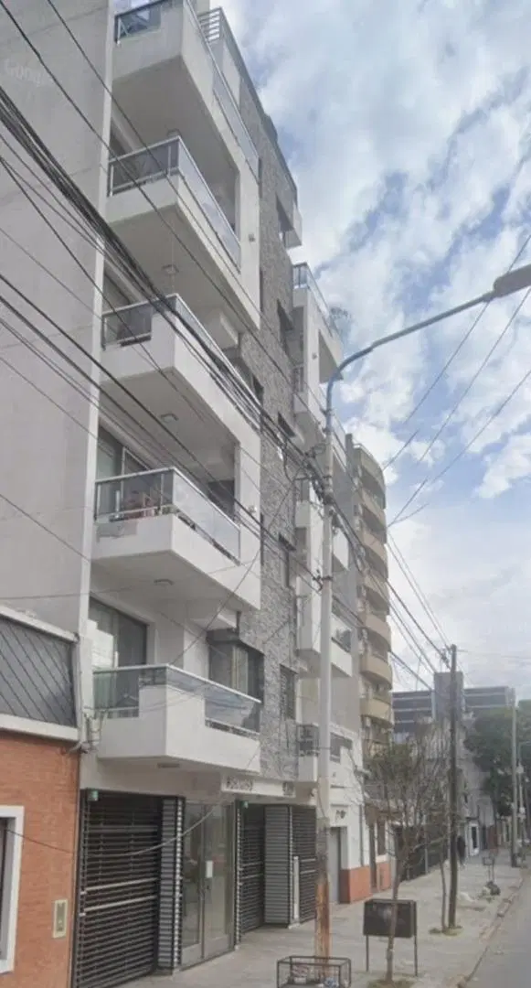 VENTA COCHERA EN PLANTA BAJA EN CASEROS 3