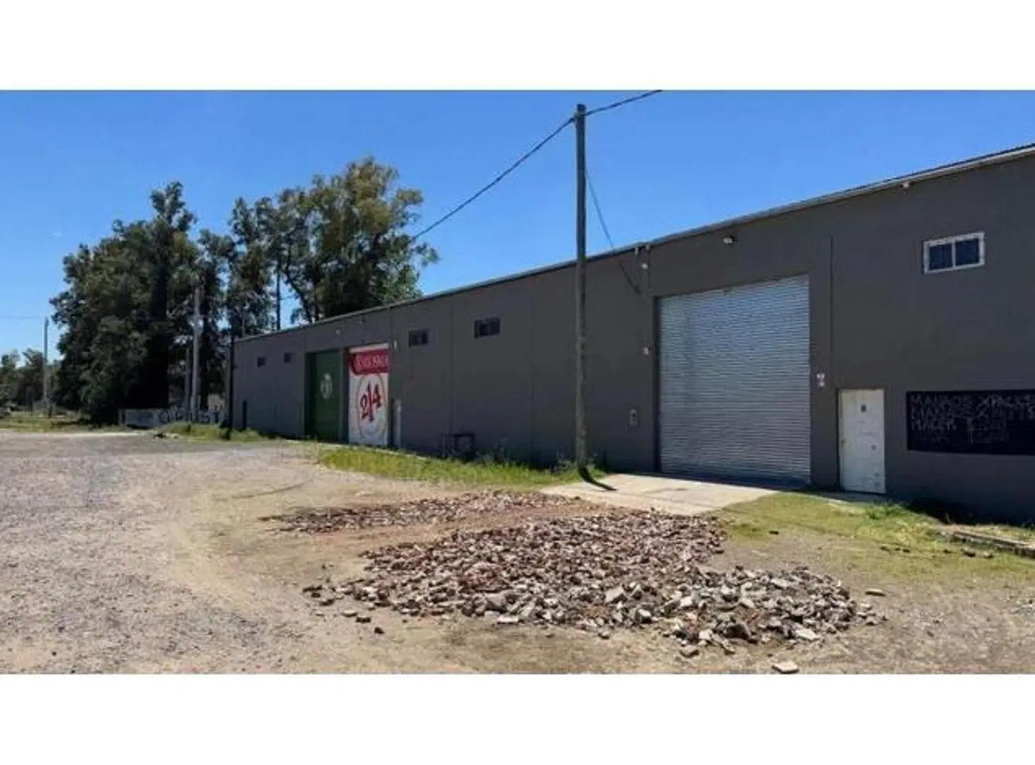VENDE GALPÓN COMERCIAL 1527 MTS2 EN GRAL RODRIGUEZ 2