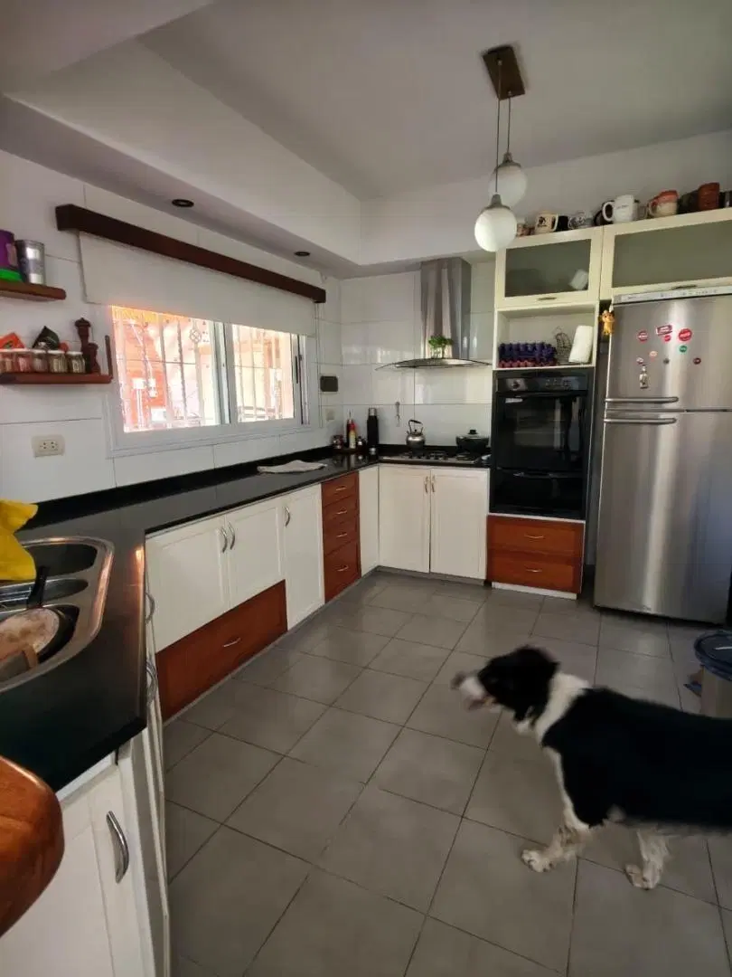Venta Casa 3 Amb con Pileta,Jardin y Parrila en Monte Grande 5