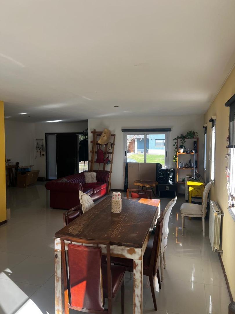 Foto de Venta Casa Barrio Septiembre de 6 Ambientes, imagen 5