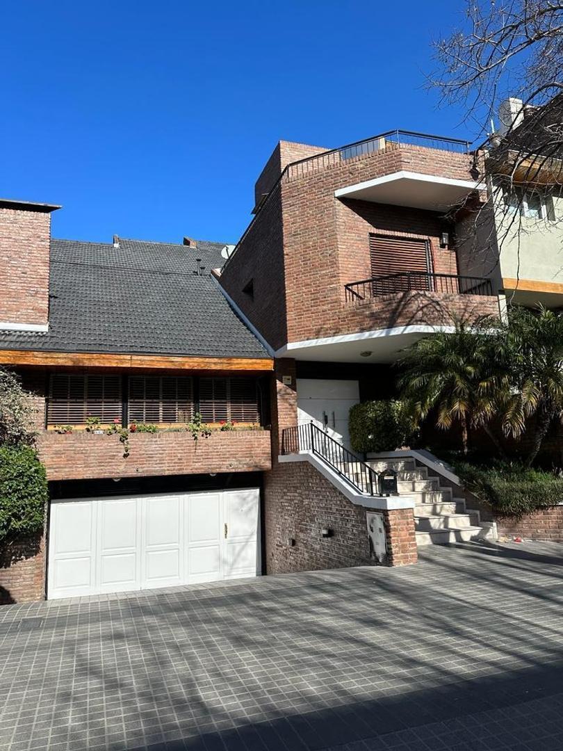 Foto de VENTA CASA 5 AMB, JARDIN, PISCINA Y COCHERA EN V. DEVOTO, imagen 3