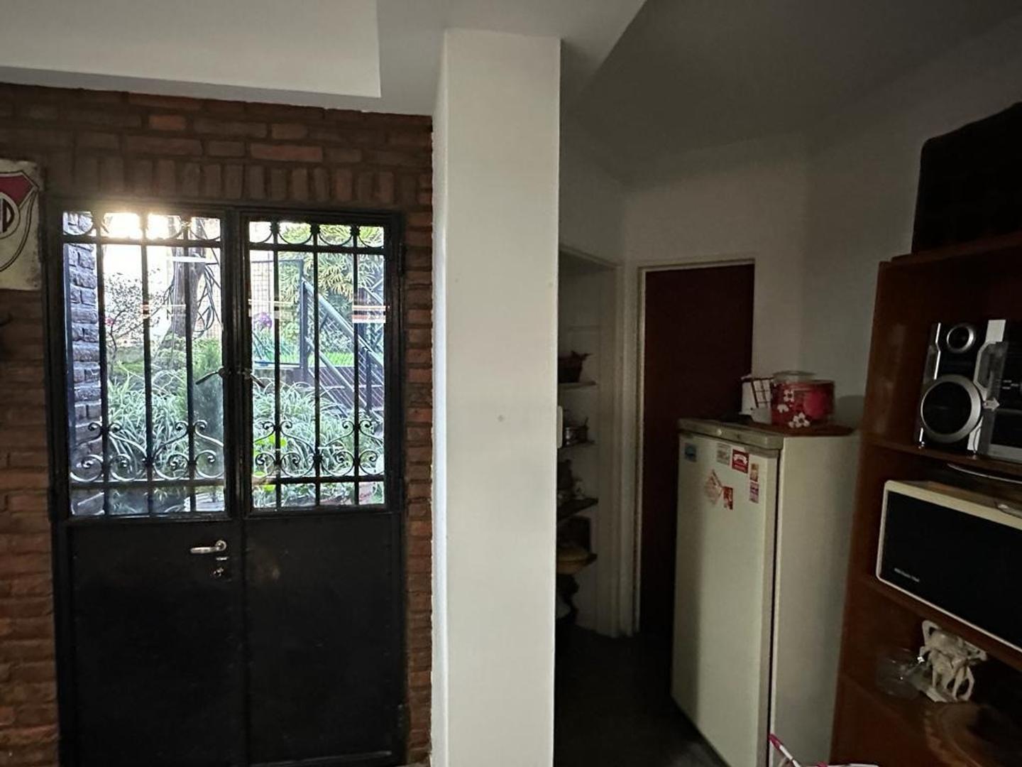 Foto de VENTA CASA 5 AMB, JARDIN, PISCINA Y COCHERA EN V. DEVOTO, imagen 4